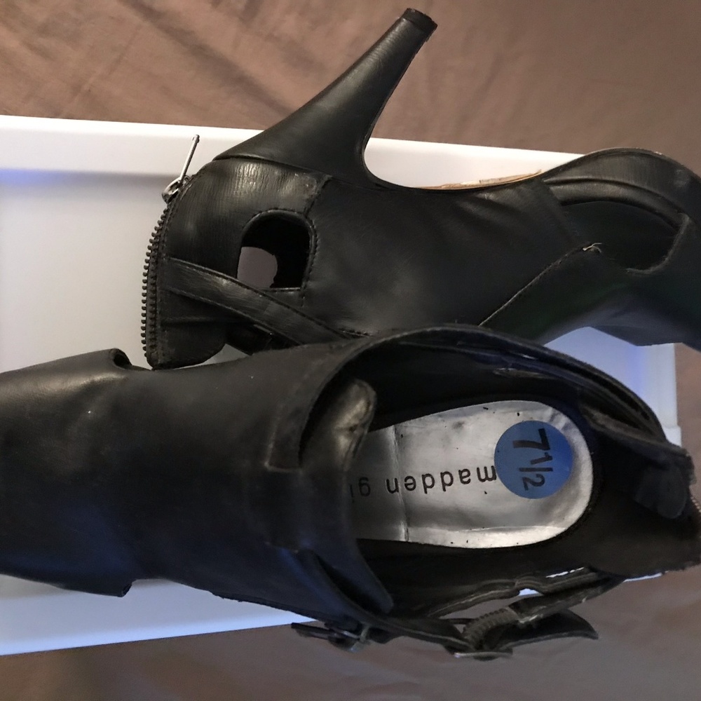 NEW! Madden Girl ankle booties. Black